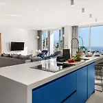 ヴィラ Karat Blue アデヘ